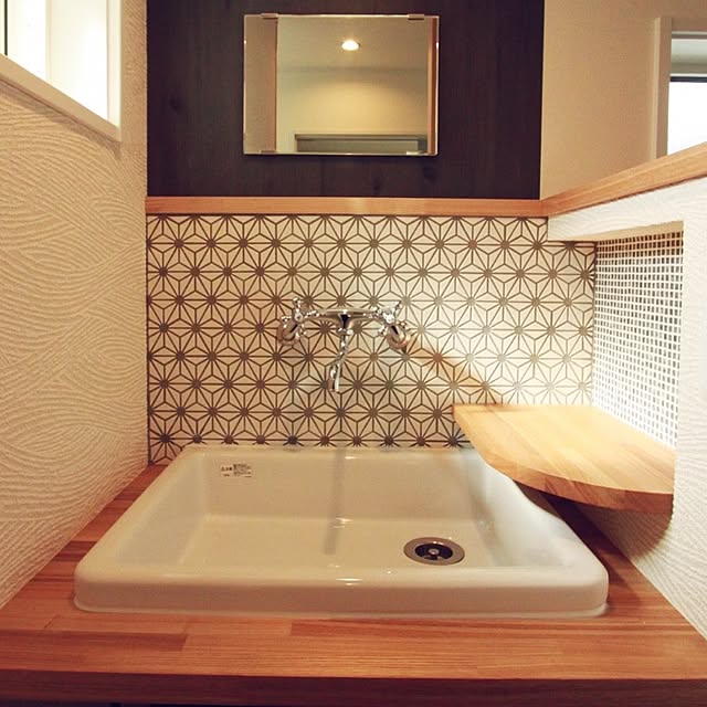 Bathroom,タイル,タイル洗面台,造作洗面所,TOTO 実験用シンク,カクダイ,麻の葉,名古屋モザイクタイル,和モダン,入居前,新築,マイホーム記録,和風も洋風も好き,地元工務店で建てる,アンシン建設工業,ドキドキ♡,ドキドキがとまらなーい！,男前もナチュラルも好き,子どもと暮らす,ワクワクが止まらない,新築マイホーム,こどもと暮らす,クロス,いいね！ありがとうございます◡̈♥︎ hinamamaの部屋