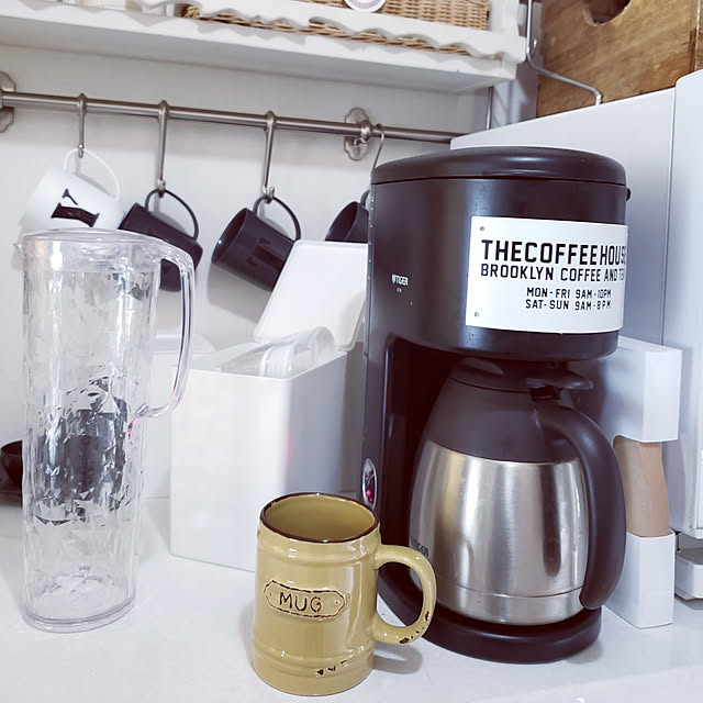 Kitchen,セット,コーヒーのある暮らし,タイガーコーヒーメーカー,キッチン,マグカップ,１日のはじまり,セリア,コーヒーメーカー,カフェ風インテリア,ホワイトキッチン,ブリキプレート,ダイソー,かける収納,消耗品収納ケース,コーヒーフィルター,キッチン収納 puritan_rの部屋