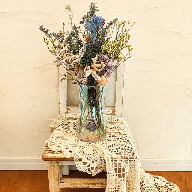 My Desk,季節を楽しむ暮らし,癒し,オーロラカラー,木のぬくもり,建売住宅,カフェ風,DIY,茶系インテリア,ブラウン,ドライフラワー,スワッグ,かぎ編み,ダイソー,フラワーベース,花瓶 AKiCHiの部屋