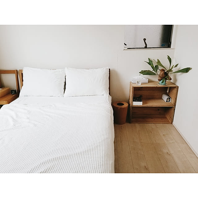 Bedroom,寝具,建売住宅,無印良品,ニトリ,りんご箱,コウモリラン,白で統一,シンプルインテリア,観葉植物,無印のベッド,タオルケット ymの部屋
