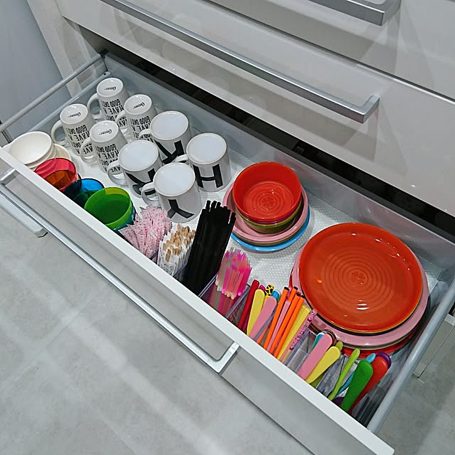 Kitchen,IKEA,100均,モノトーン,シンプルインテリア,収納,引き出しの中,白キッチン,食器収納,子供の食器,子供と暮らす,カトラリー収納 koma42chima1128の部屋