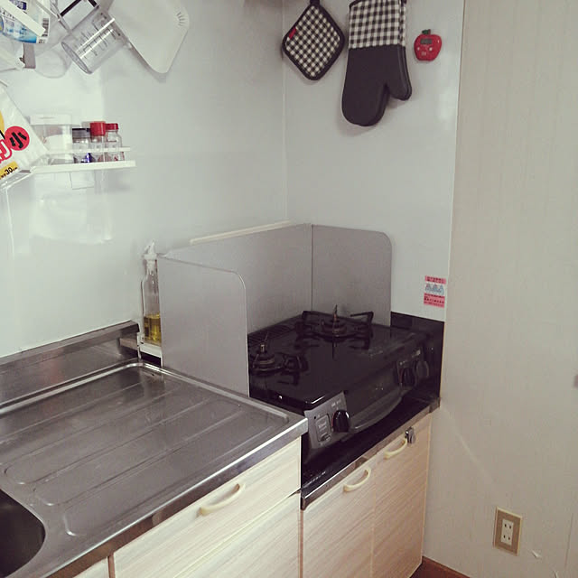 Kitchen,狭いキッチン,築30年超,赤ちゃんのいる暮らし,築30年以上,こどものいる暮らし,築30年の戸建て,油はねガード,カインズ michiko.0627の部屋