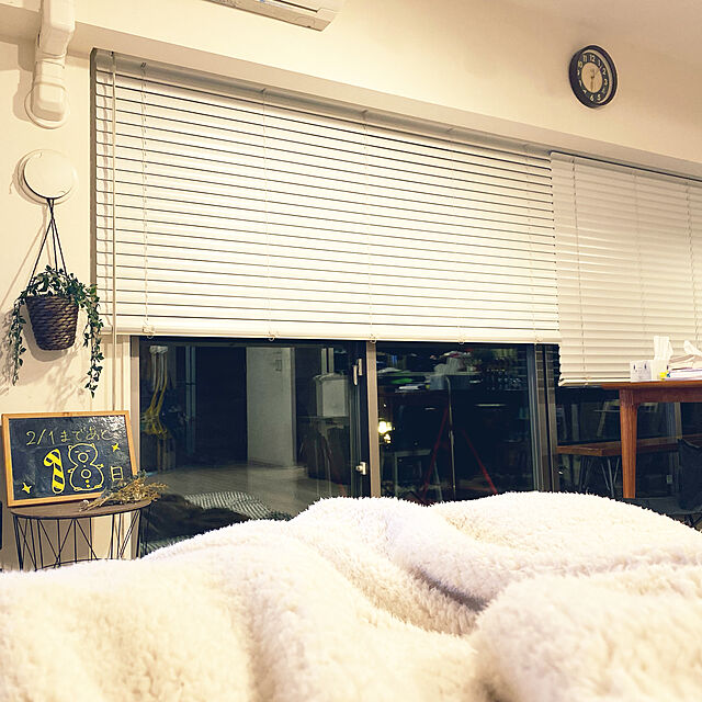 みんなでゴロゴロ,ドラマ鑑賞,ソファでごろごろ,寒さ対策,Overview,fab the home saekoの部屋
