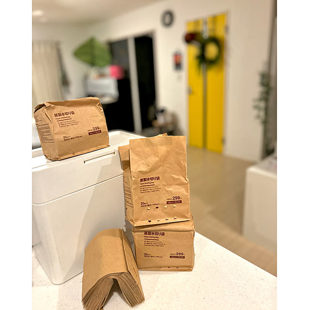 Kitchen,床にリメイクシート,無印良品,ゴミ箱,愛用品,アーリオオーリオ,ジェノベーゼ,パスタソース,パスタランチ,水切り袋,穴あきゴミ袋,ライクイット　ゴミ箱,無印　水切り袋,ボロネーゼ風パスタ,ライクイット シールズ9.5 kittyの部屋