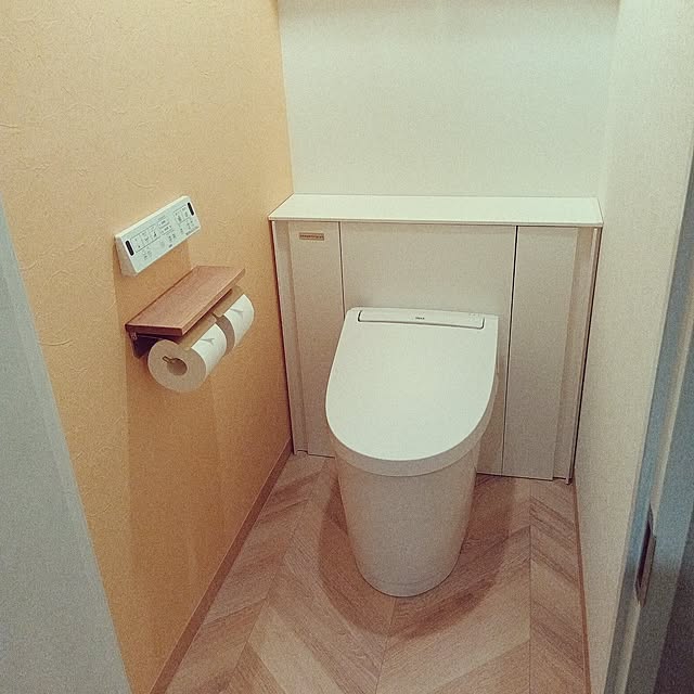Bathroom,何も置かない,Jフィット,LIXILトイレ,LIXIL,LIXILのトイレ,真鍮のトイレットペーパーホルダー,オレンジの壁,ヘリンボーン床 gomariの部屋