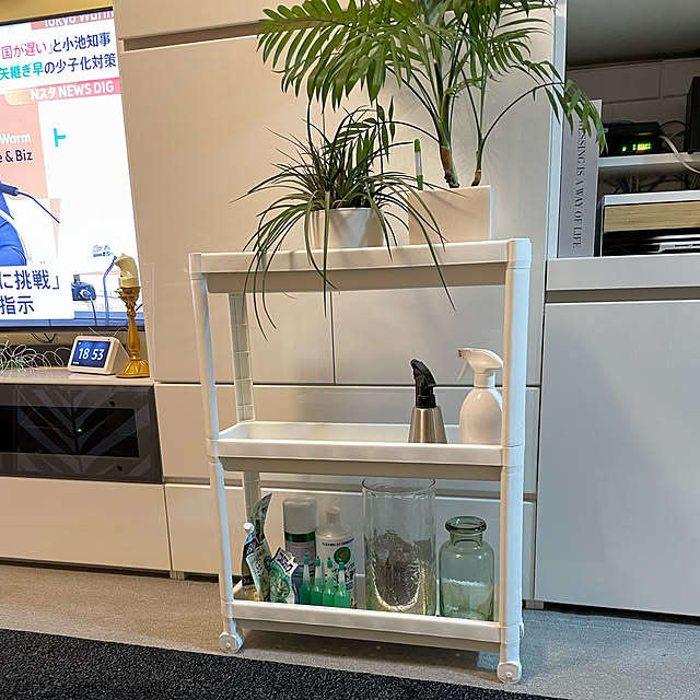 観葉植物の飾り方,ヴェスケン,IKEAワゴン,訪問、コメントが遅くてごめんなさい,3LDKマンション,白がすき♡,賃貸マンション,いつも見てくれてありがとうございます♡,RoomClipの出逢いに感謝♡,ホワイトインテリア,Lounge Emafuの部屋