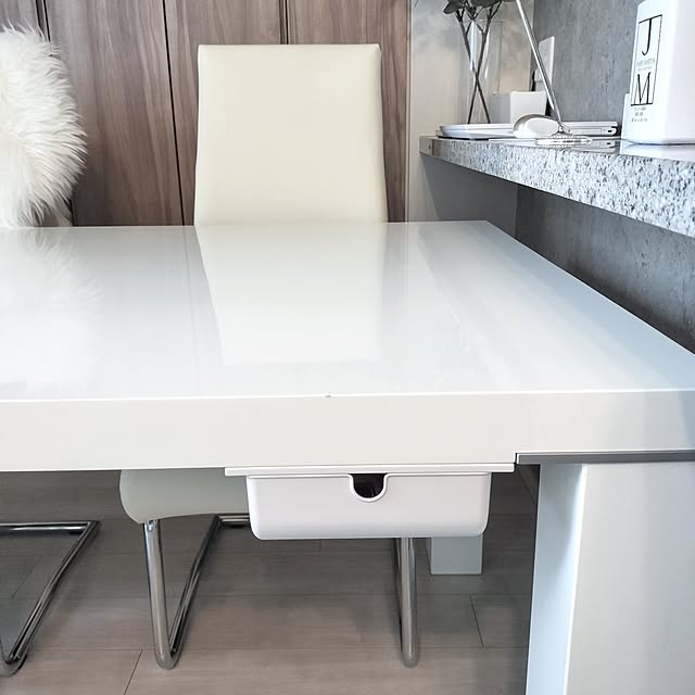 My Desk,ダイニングテーブル,フランフラン,マンション暮らし,仕事スペース,デスクペン,子供のいる暮らし,ナイスタック,両面テープ,両面テープで貼っただけ,ホワイトインテリア Riokkumaの部屋