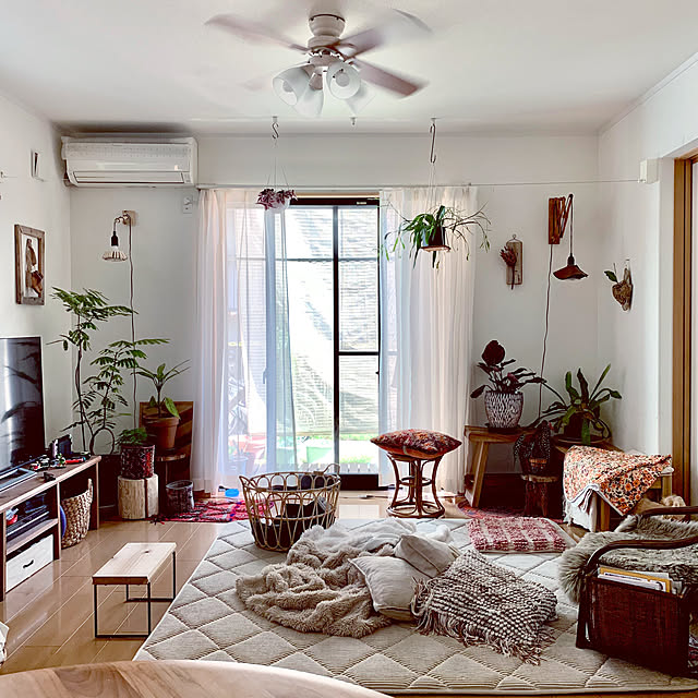 Lounge,わが家の好きな風景,DIY,植物のある暮らし,ボタニカルインテリア,ラグ,テーブルもソファも撤去,庭 HAKOの部屋