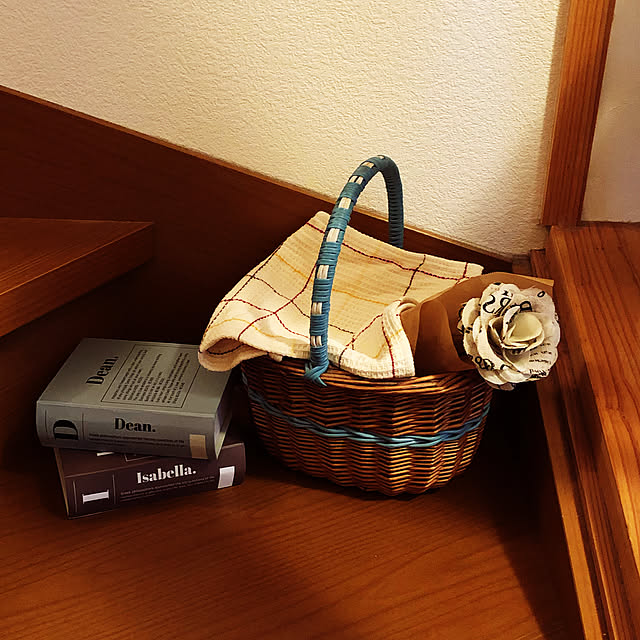 階段,セリアのフェイクフラワー,ブック型,マスク置き場,セリア,こどものいる暮らし,Entrance chococoの部屋