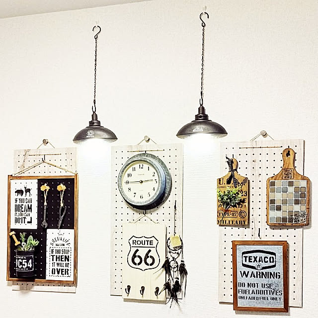On Walls,ダイソー,いつもありがとうございますʕ•ᴥ•ʔ,今日も見ていただいて嬉しいです✨,ステンシル楽しい,ステンシル,ichiさんの作品,Route 66,木製プレート,satopon ちゃんの作品♡,アイアンペイント,セリア転写シート,インテリアウォールライト,330円(税込),デザインボード・ダイソー,過去の作品,穴跡が目立たないピンフック,ミッチャクロンスプレー BettyMugiの部屋