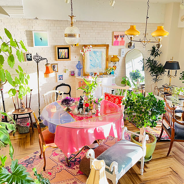 Lounge,LIXIL,アンティークチェスト,トルコビンテージラグ,アンティークランプ♡,アンティークチェアー,ミックスインテリア,絵画のある生活,エコカラット,KARE,リビングテーブル,天然石,作家もの enonの部屋