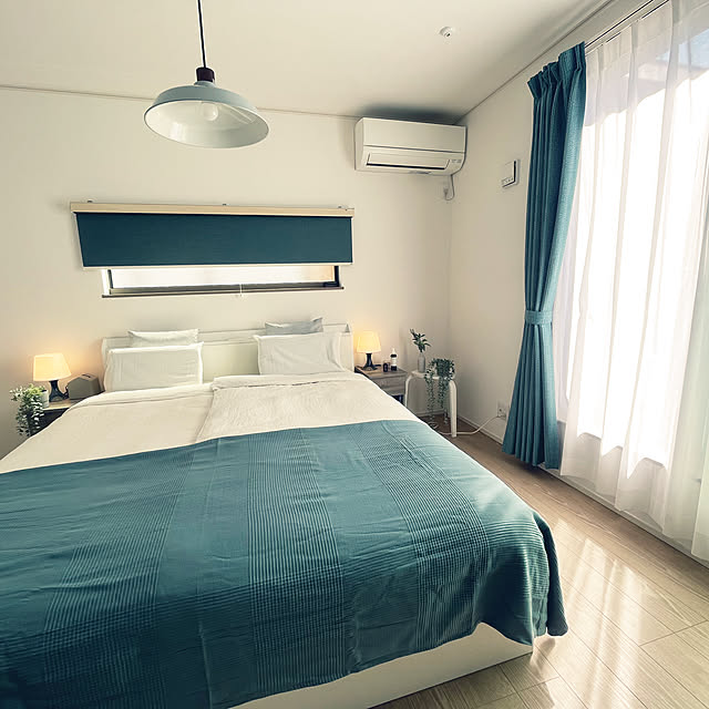 Bedroom,タチカワ ロールスクリーン,unico カーテン,ニトリ,寝室,ロールスクリーン,IKEA,タチカワブラインド,unico,ブルーグレー,クイーンサイズベッド,ベッドルーム Miの部屋