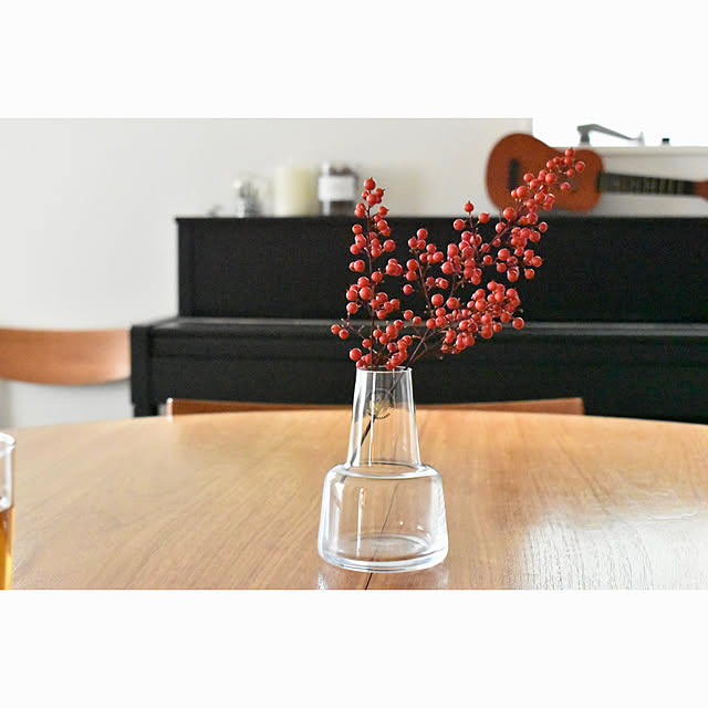 花瓶,花器,ホルムガード フラワーベース,ホルムガード,心地よさの見直し,建売住宅,戸建て,すっきり暮らす,暮らしを整える,こどものいる暮らし,こどもと暮らす,みどりのある暮らし,花のある暮らし,整える,RoomClipショッピング,おうち見直しキャンペーン,おうち見直しキャンペーンで買ったもの,My Desk,ピアノ,南天,モニター投稿 ck202の部屋