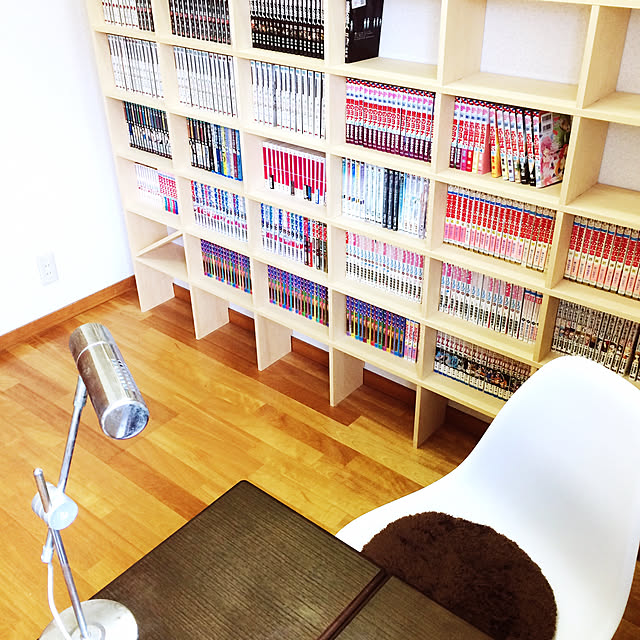 マンガ収納39選 大容量の本棚やおしゃれな収納アイデアが勢揃い Roomclip Mag 暮らしとインテリアのwebマガジン