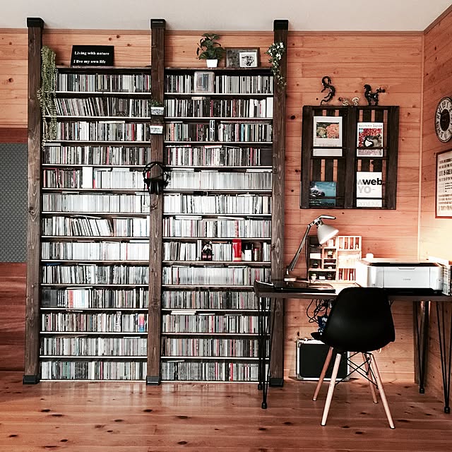 Cd収納アイデア108選 オシャレなケース収納から省スペース収納まで Roomclip Mag 暮らしとインテリアのwebマガジン