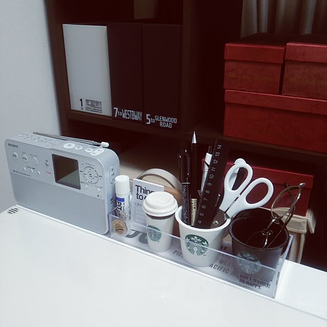 My Desk,文房具収納,無印良品,無印,ラジオ,mon・o・tone,100均,スタバ,STARBUCKS COFFEE,スタバプリン,スタバプリンカップ,オリエンタルトラフィック,メガネ置き,持続可能な整理整頓,転写シール,ディノス,Dinos,センターテーブル,リフティングテーブル,コンテスト参加中 brown-whiteの部屋