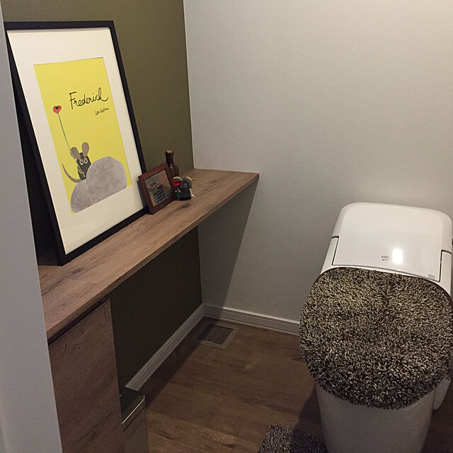 少しの時間も作品を楽しむ トイレにポスターを飾るススメ Roomclip Mag 暮らしとインテリアのwebマガジン