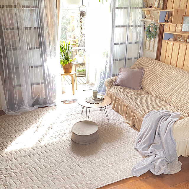 Lounge,北欧っぽくしたい,北欧インテリアに憧れる,ソファーのある暮らし,ラグ,しまむら購入品,コーヒータイム,お茶の時間,フリーカバー,2024.4.22,SEASON REASON,いつもありがとうございます,フォローありがとうございます,おうち時間,植物のある暮らし,観葉植物,ナチュラルカラーが好き,プケッテイマグ&プレート,プケッテイ mintteaの部屋