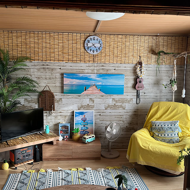 Lounge,海を感じるインテリア,リメイクシート木目調,団地でも諦めない！,団地インテリア,一人暮らしをとことん楽しむ,お気に入りに囲まれた暮らし,ナフコのラグ,きいろ好き,セリア moshiruの部屋