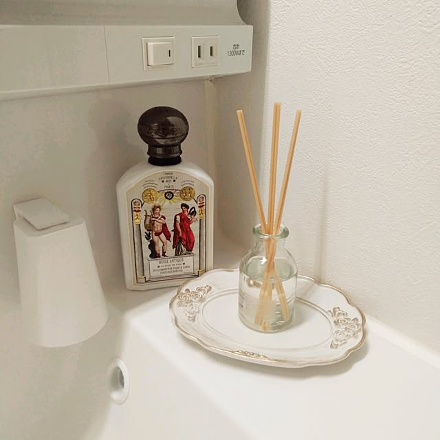 Bathroom,ルームフレグランス,リードディフューザー,Sawaday香るStick,いつも見て頂きありがとうございます♡,好きなものに囲まれた暮らし,海外インテリアに憧れる,フランスのお家に憧れる,シャビーシック,ヨーロピアン,フレンチシック,フレンチインテリア,エレガント +TAKAKO+の部屋