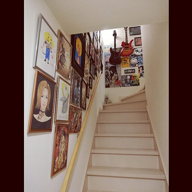 On Walls,階段ギャラリー,ギャラリーウォール,階段の壁,階段からの眺め,パリのアパルトマンに憧れる,アートのある部屋,賃貸アパート coco.Apartmanの部屋