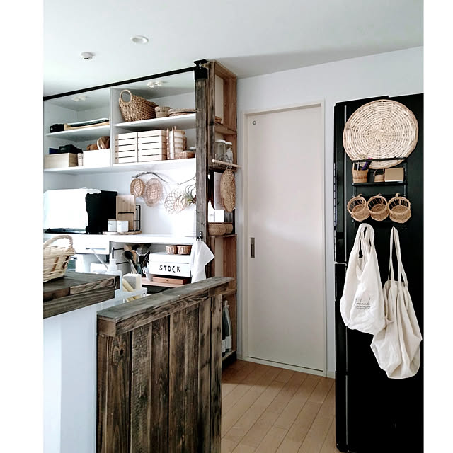 Kitchen,モニター応募投稿,RCショッピング,towerシリーズ,建売住宅,建売,コメントお気遣いなく♡,ルームクリップショッピング,冷蔵庫横,マグネットサイドラック,エコバッグ収納,カウンターリメイク,山善,見せる収納,食器棚リメイク,冷蔵庫サイドラック,かご,ナチュラルインテリア,ナチュラル×ブラック,おうち見直しキャンペーン kodaminの部屋