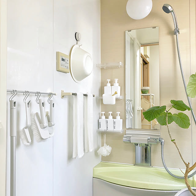 Bathroom,ニトリ,観葉植物,ウンベラータ,詰め替えボトル,無印良品,掃除道具,バスルーム,お風呂,セリア miyuの部屋
