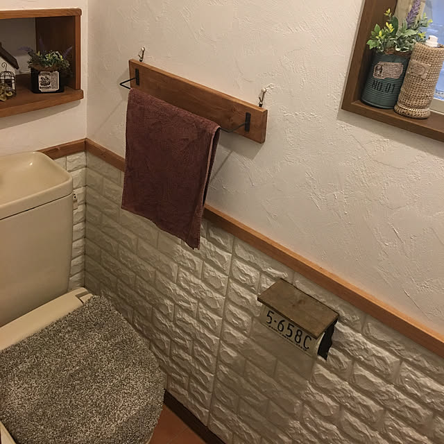 Bathroom,漆喰壁DIY,リメイク,DIYのある暮らし,無言フォロー＆いいねすいません,DIY,リメイクシート,ホワイトインテリア,ナチュラル,リノベーション,漆喰,カフェ風,ダイソーリメイクシート,壁抜きました,トイレ 壁紙,ダイソークッションレンガシート,クッションレンガシート yoko_petitbonheurの部屋