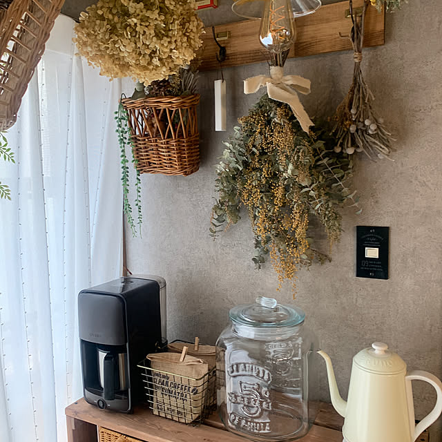 Kitchen,ウォールハンガーDIY,BURUNO,ラック DIY,米びつ,ダルトンガラスジャー,ドライフラワー,壁紙屋本舗,壁紙DIY,コンクリート壁紙 keiの部屋