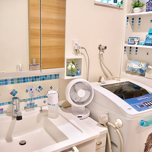 ドライヤー中も快適に♫,脱衣所を涼しく,夏家電,お気に入り♡,Bathroom,暑さ対策,サーキュレーター,ブルーも好き♡,夏,湿気対策,ブルー pinaminの部屋