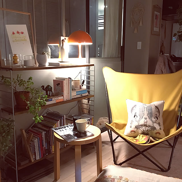北欧,リノベーション,読書コーナー,Lafuma,アートのある暮らし,観葉植物,本棚,DIY,一人暮らし,照明,オープンシェルフ,室内窓,artekスツール,My Shelf greenforestの部屋