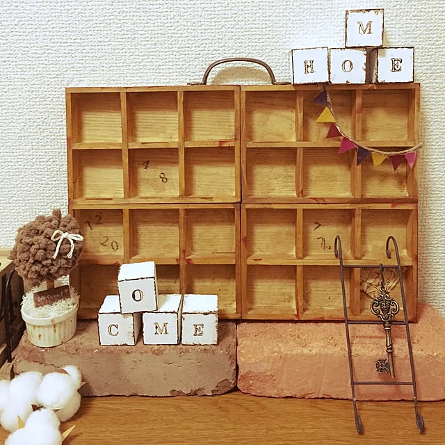 Entrance,miruさん素敵便❤︎,ダイソーの工作用木材,ダイソーキューブ,コットンフラワー 工作,レンガブロック,改造計画中,ダイソー hiiimamaの部屋
