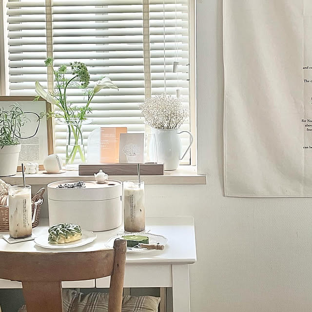 Overview,差し込む光がすき♡,IKEA収納,サクスボルガ,IKEA,花のある暮らし,窓辺の風景,窓際カフェ,おうちcafe,おうちカフェ,ブラインドのある暮らし,ブラインド,癒しセット,ホワイトインテリア,ナチュラルインテリア,白が好き,ホワイトナチュラル,IGやってます,3COINS mikaの部屋