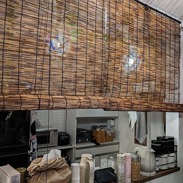 Kitchen,アジアンリゾート,アジアンインテリア,リゾートインテリア,キッチンカウンター,すだれ,すだれのある暮らし,ねこのいる暮らし,ダクトレール,DCM,キッチン目隠し,浮き球,浮き球ランプ Arnaの部屋