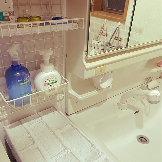 メラミンスポンジの活用例81選 トイレや洗面台など場所別に活用例をご紹介 Roomclip Mag 暮らしとインテリアのwebマガジン メラミンスポンジの活用例81選 トイレや洗面台など場所別に活用例をご紹介 Roomclip Mag 暮らしとインテリアのwebマガジン