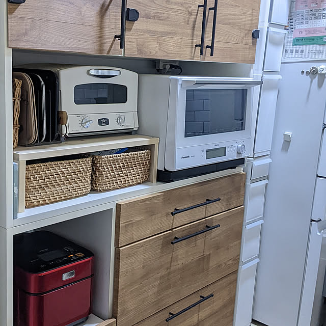 Kitchen,リメイク,賃貸マンション,食器棚リメイク,食器棚DIY,アラジントースター,ビストロ パナソニック,無印良品,トレイ収納,リメイクシート,リメイクシート木目調,RCの出会いに感謝♡,炊飯器が目立つ ichi.の部屋