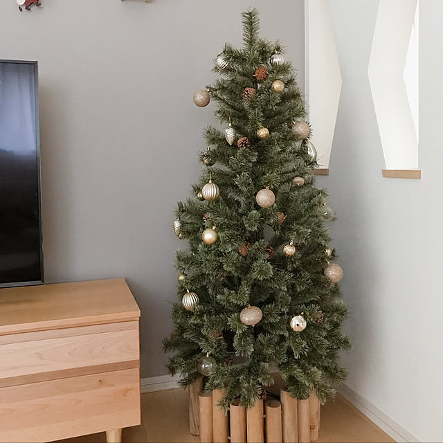 おすすめクリスマスツリー選 北欧風や一人暮らし用など Roomclip Mag 暮らしとインテリアのwebマガジン おすすめクリスマスツリー選 北欧風や一人暮らし用など Roomclip Mag 暮らしとインテリアのwebマガジン