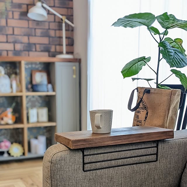 My Desk,カフェ風インテリア,インダストリアルインテリア,建売住宅,飾り棚DIY,ブルックリンスタイル,カフェ風 DIY,キッチンカウンター,おうちカフェ,海外風インテリア,ダイニングテーブルdiy,レンガ壁 DIY,ウィリアムモリスの壁紙,キッチンカウンター下,オープンラックDIY,ヘリンボーン床DIY,ブラックソーン,カウンター下収納,カウンター下収納DIY,ソファアームテーブル wisteriaの部屋