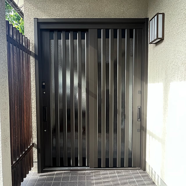 暗い時でもワンタッチ,簡易タッチキーシステム,玄関カバー工法,LIXILリシェントS55,LIXIL玄関ドア,リフォーム記録,築30年以上,見て下さって嬉しいです♪,昭和建売住宅,Entrance,良い気が入って来ますように sho-takeの部屋