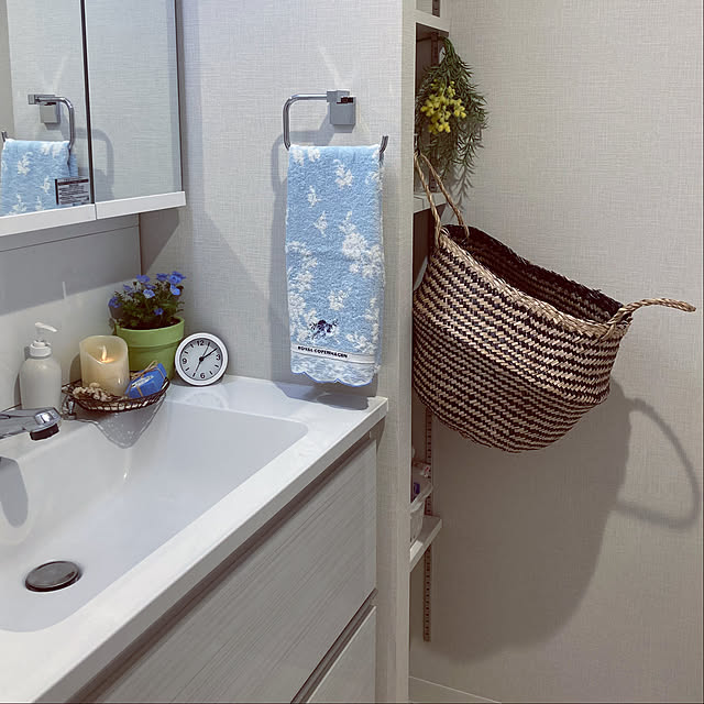 Bathroom,Royal Copenhagen,フェイクグリーン,ミモザ,スタンダードプロダクツ,Panasonic洗面台,Panasonic,パナソニック 洗面台,パナソニック,ソープ,せっけん,アイアン雑貨,ドライフラワー,ライトアップ,ガーデン雑貨,ナチュラル雑貨,ナチュラルキッチン,IKEAのシーグラスバスケット,IKEA 雑貨,LEDキャンドル,洗面空間,観葉植物,かご,バスケット,ネモフィラ,かご・バスケット,IKEA,プランター,洗濯カゴ,4枚投稿です♡ madamkaoriの部屋