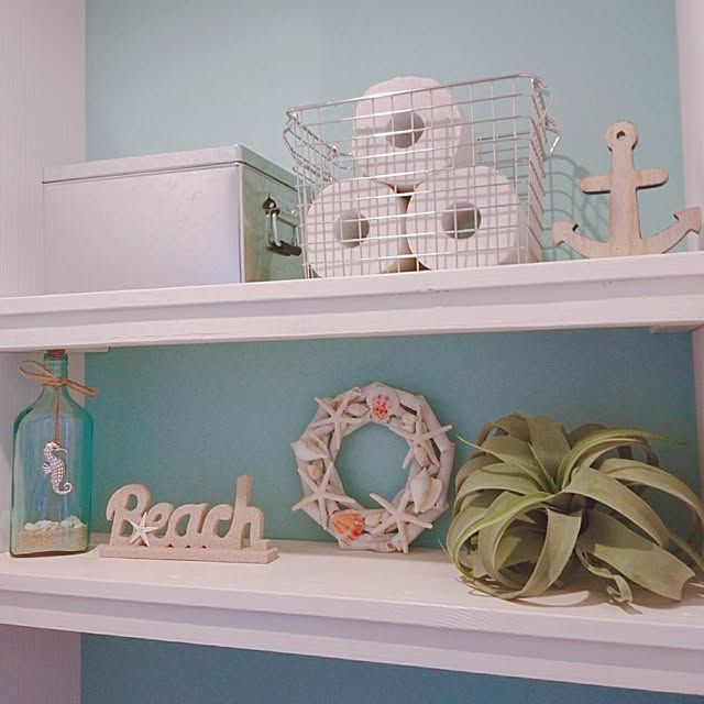 Bathroom,かご収納,建売住宅,建売,ニトリ,フェイクグリーン,アクセントクロス,海を感じるインテリア,かご,無印良品,トタンボックス,ステンレスワイヤーバスケット,貝殻,スターフィッシュ,リース,ナチュラルキッチン,BAY FLOW,DIY,DIY 棚,バスケット risaperoの部屋