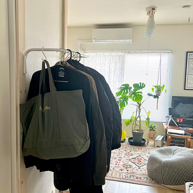 限られたスペースを有効活用！スリムで収納力のあるコートハンガーの実例6選