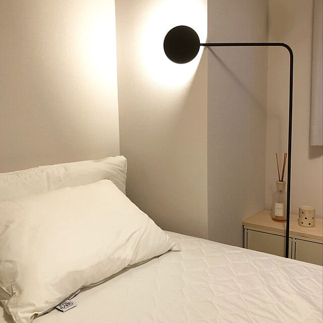おすすめ寝室の照明選 ニトリ商品や北欧風など Roomclip Mag 暮らしとインテリアのwebマガジン