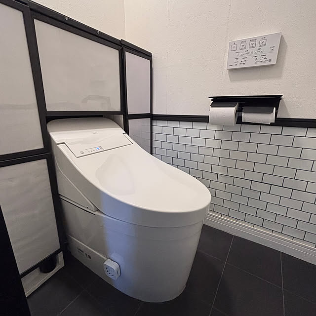 Bathroom,シンプルライフ,消臭,トイレのインテリア,すっきり暮らす,トイレの消臭剤,シンプルな暮らし,良い香り～♪,良い香りが漂ってます,ニオイ対策,トイレの消臭,香りインテリア,モダントイレ,新生活応援ガイド2026,トイレの消臭、芳香剤,浮かせてスッキリデオピタ,浮かせる芳香剤,シンプル芳香剤 kurashikata.の部屋