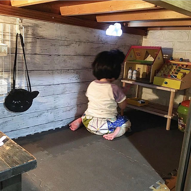 はんどめいど,レンガシート,ダイソー,秘密基地　キッズスペース,子供部屋,100均,DIY,キッズスペース,押入れ改造,インテリアシート,セルフリノベーション,ミニシェルフ,Lounge hinakariponnoの部屋