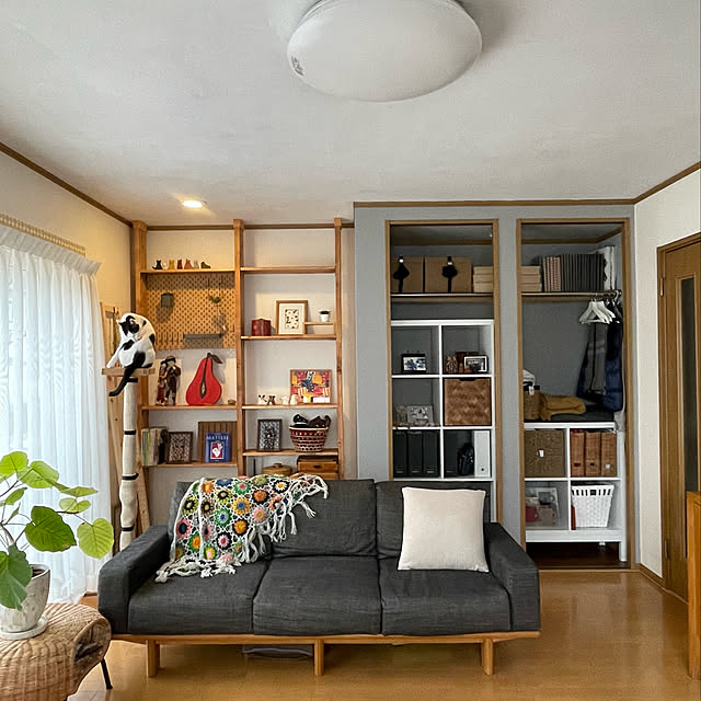 キャットタワーDIY,ソファーカバーリメイク,リメイク,ハンドメイド,イベント参加,ネコのいる暮らし,ネコ姉弟,ビー　弟　白黒,クローゼットをオープンにDIY,ソファーリメイク,ソファー布の張り替え,Overview,モチーフ編みは購入品,ウンベラータ,ディアウォール棚,夫に感謝 nobikoの部屋