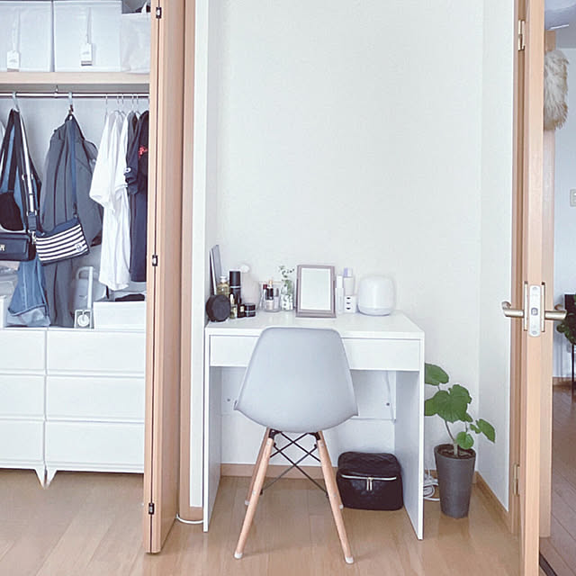 Bedroom,隙間収納,IKEA,賃貸,2LDK,2人暮らし,賃貸インテリア,賃貸でも諦めない！,『RCカントリー倶楽部☆』,RoomClipショッピング,無印良品,セリア,家具350,メイクスペース,観葉植物のある暮らし,デコホーム akoの部屋