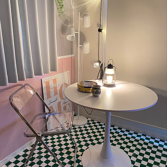 ラグ,チェッカーフラッグ,おうち見直しキャンペーン,RoomClipショッピング,ワンルーム,一人暮らし 1K,一人暮らし,一人暮らしインテリア,1K,賃貸,ひとり暮らし,賃貸インテリア,韓国インテリア,カラフル,海外インテリアに憧れる,リビングインテリア,海外の子供部屋,女子部屋,IKEA,ポスターのある部屋,クリアチェア,インテリア,Lounge riririの部屋