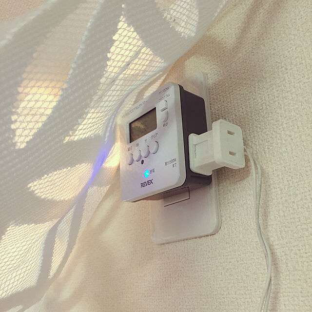 On Walls,モノ集め,電源タップ,コットンボールライト,コンセントタイマー Minteaの部屋