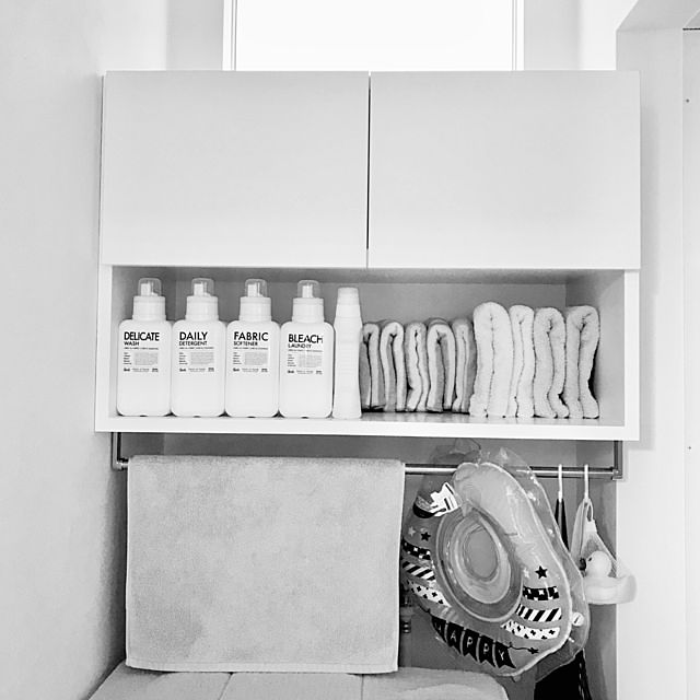 洗濯機まわりの収納,Bathroom,取ってレス,家具屋さんの造作収納,つり戸棚,生活感をなくしたい,たっぷり収納,モノトーン,open&closeメリハリ収納,ホワイト SuTeKiLIFEの部屋